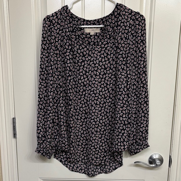 LOFT Tops - LOFT Black and White Printed Blouse